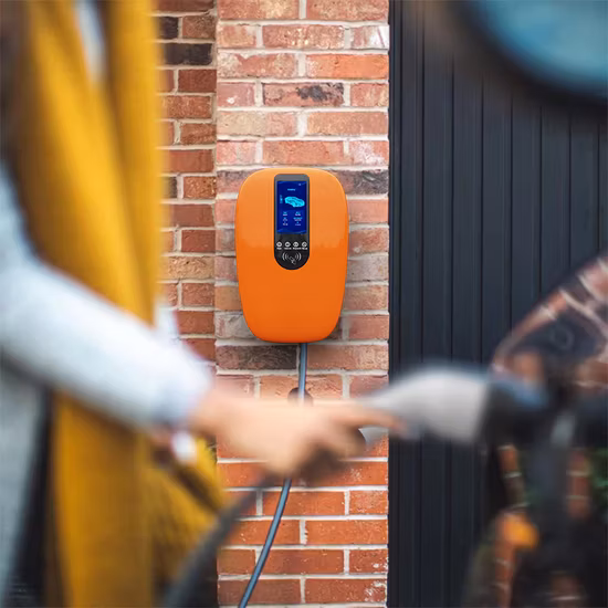22kw 壁に取り付けられた家庭用ウォールボックス EV 充電器 AC EV 充電器、CE 認証付き